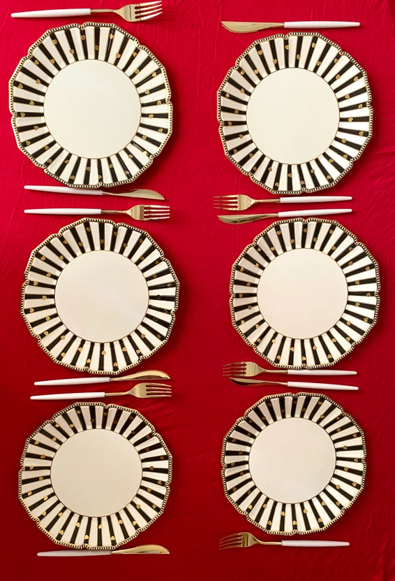 8 Love Dinner Plates