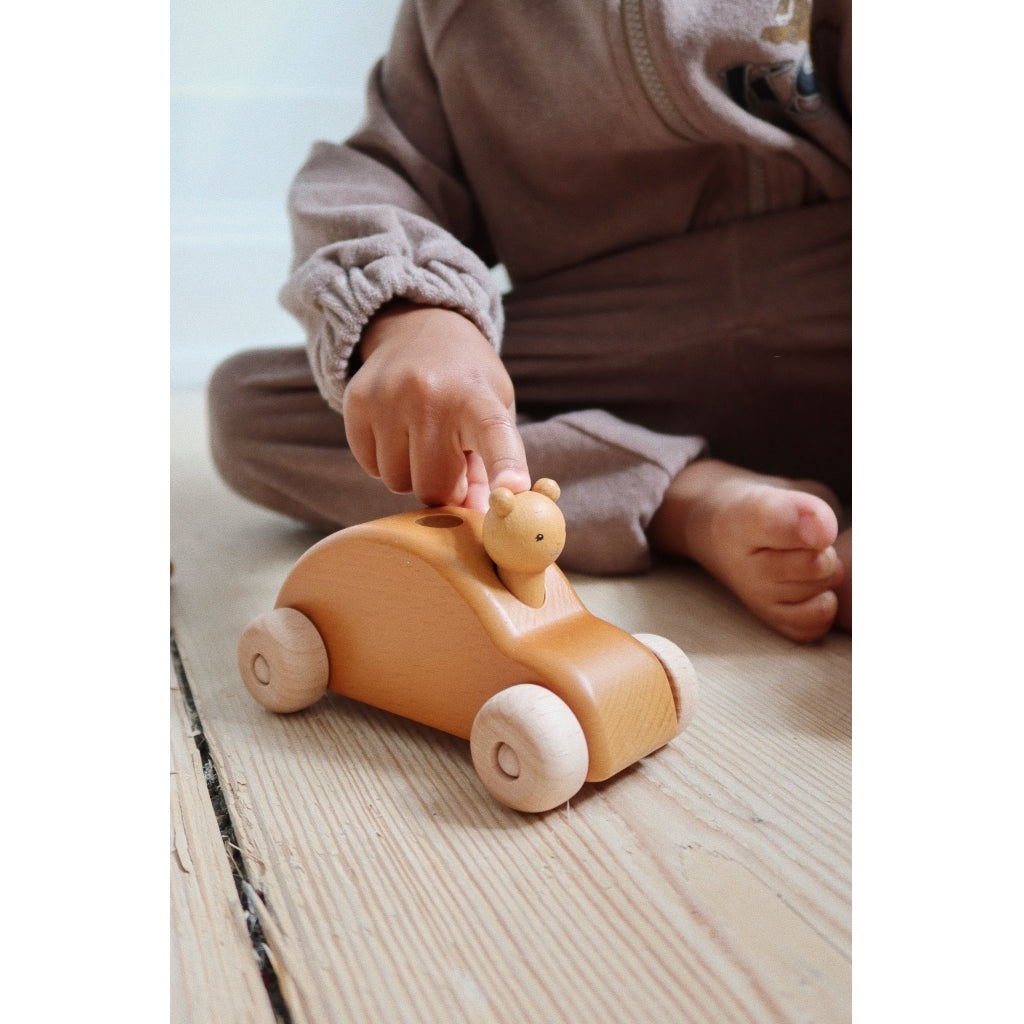 Wooden pop-up car FSC - KONGES SLØJD - 23 AW - wooden toys bear family