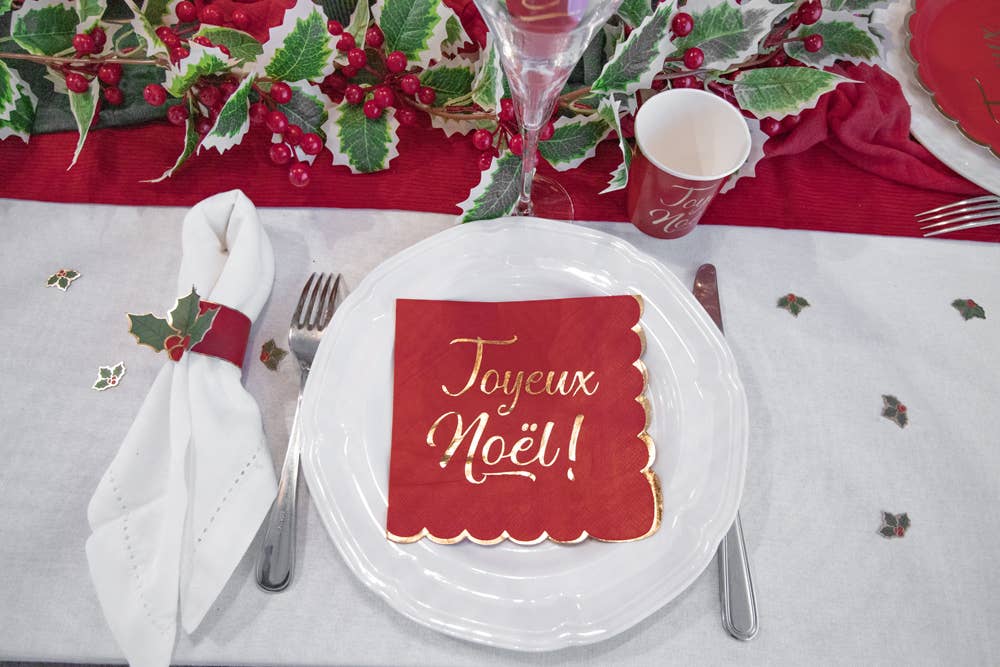 MERRY CHRISTMAS RED AND GOLD SCALLOPED NAPKINS 33X33CM X 16