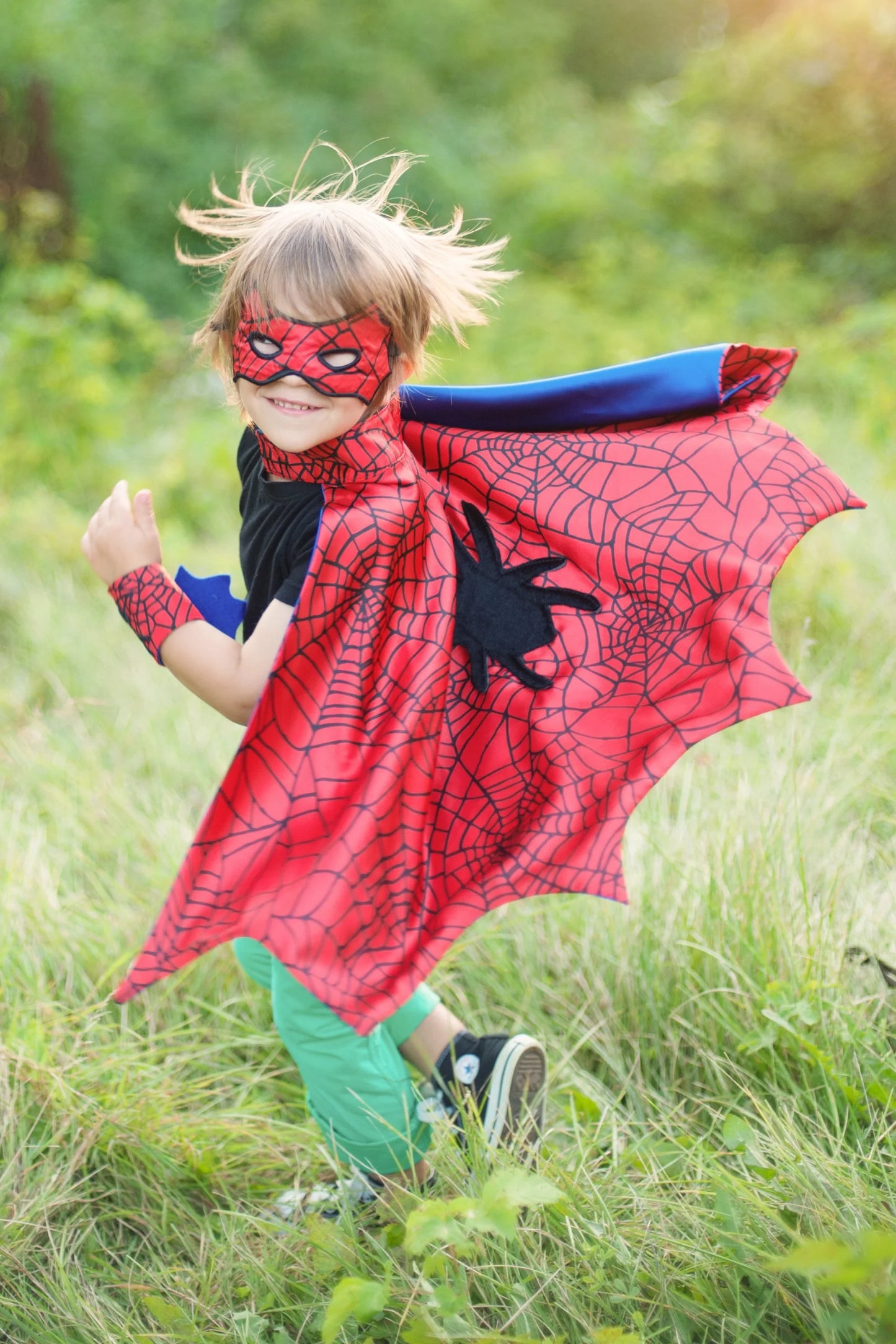 Spider Cape with Mask & Wristbands 3 - 4 years