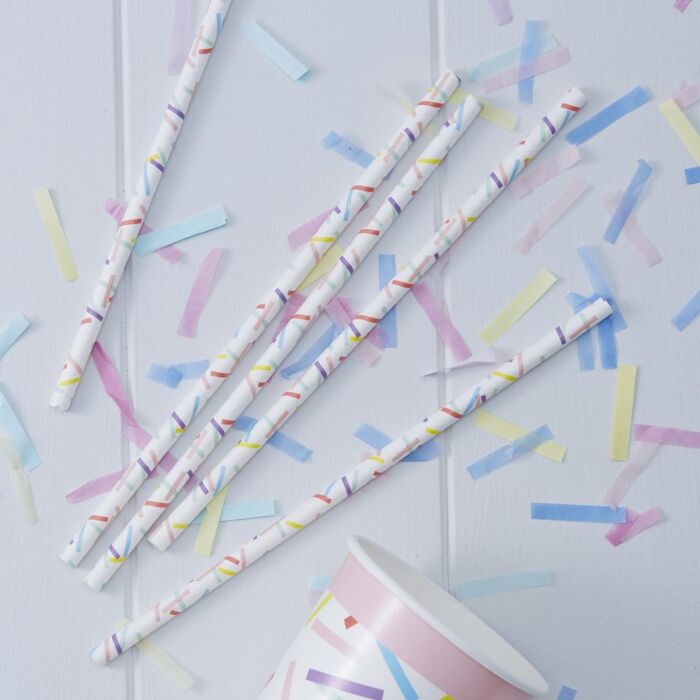 Pailles en papier saupoudrées de fête 