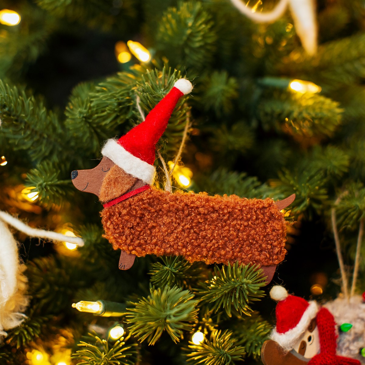 FESTIVE DASCHUND HANGING DECORATION - SASS & BELLE