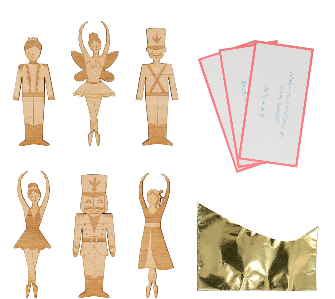 Nutcracker Character Medium Crackers (x 6)