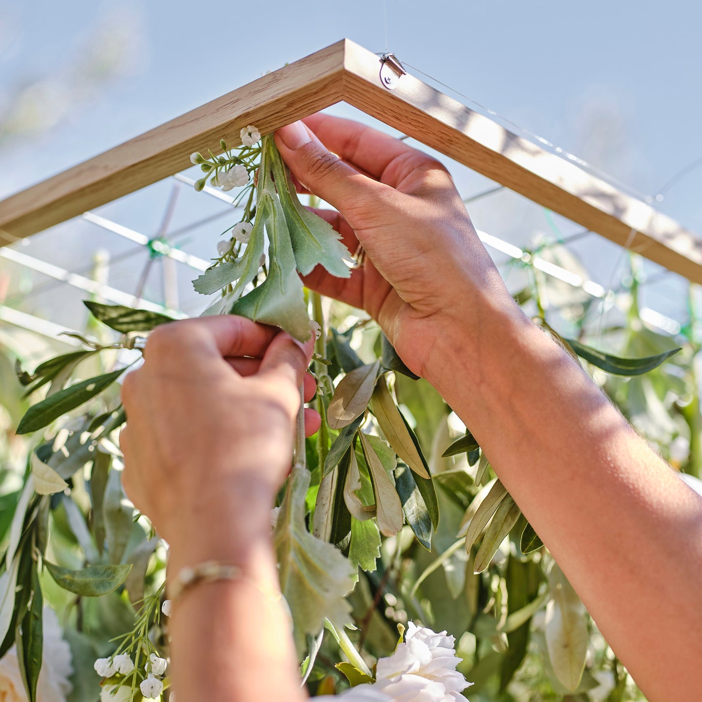 Wooden Foliage Hanging Grid